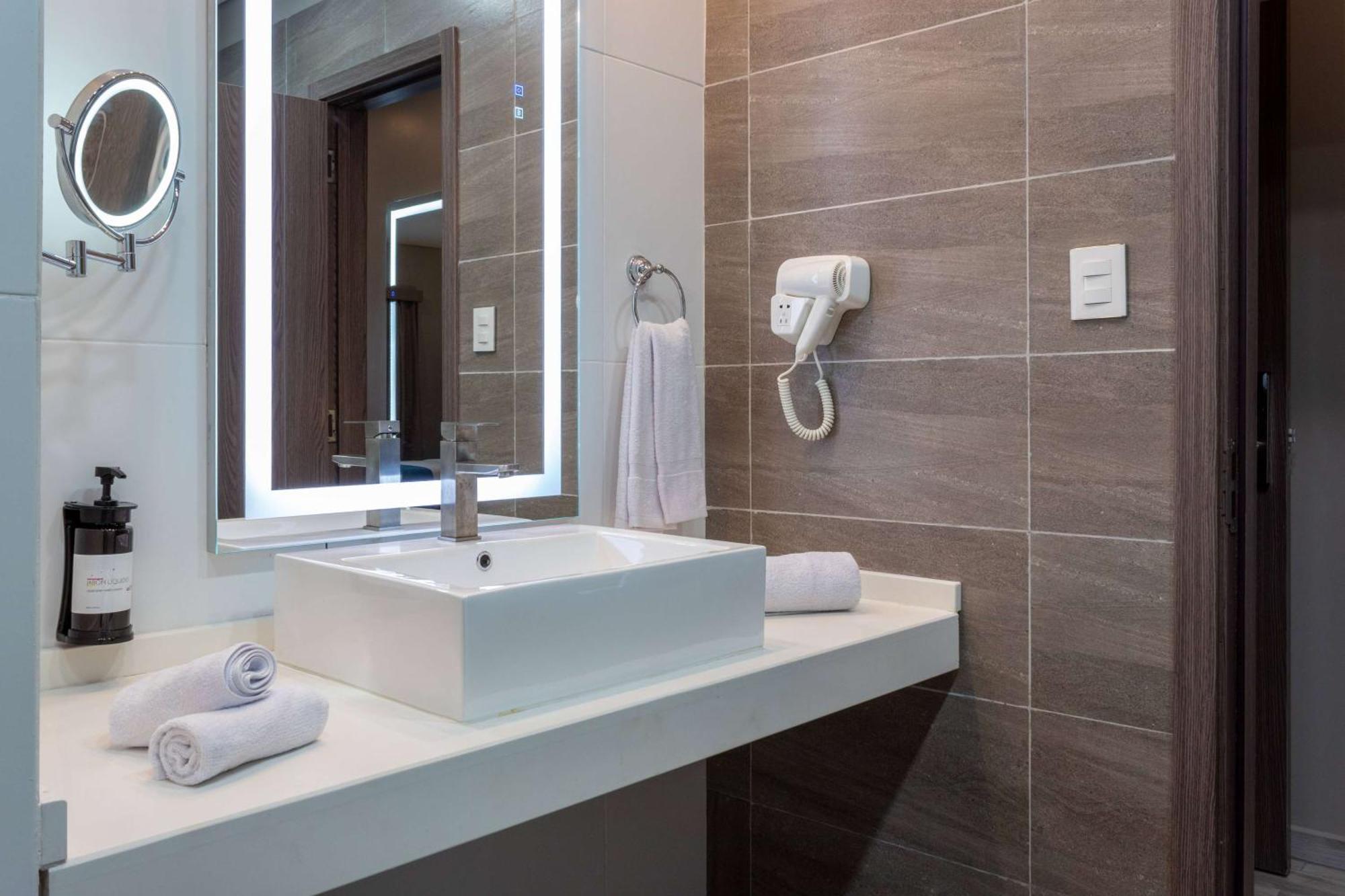 מלון Tryp By Wyndham אסונסיון מראה חיצוני תמונה